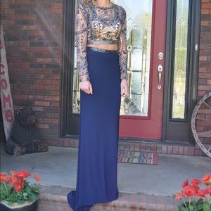 Navy Sherri Hill prom dress!